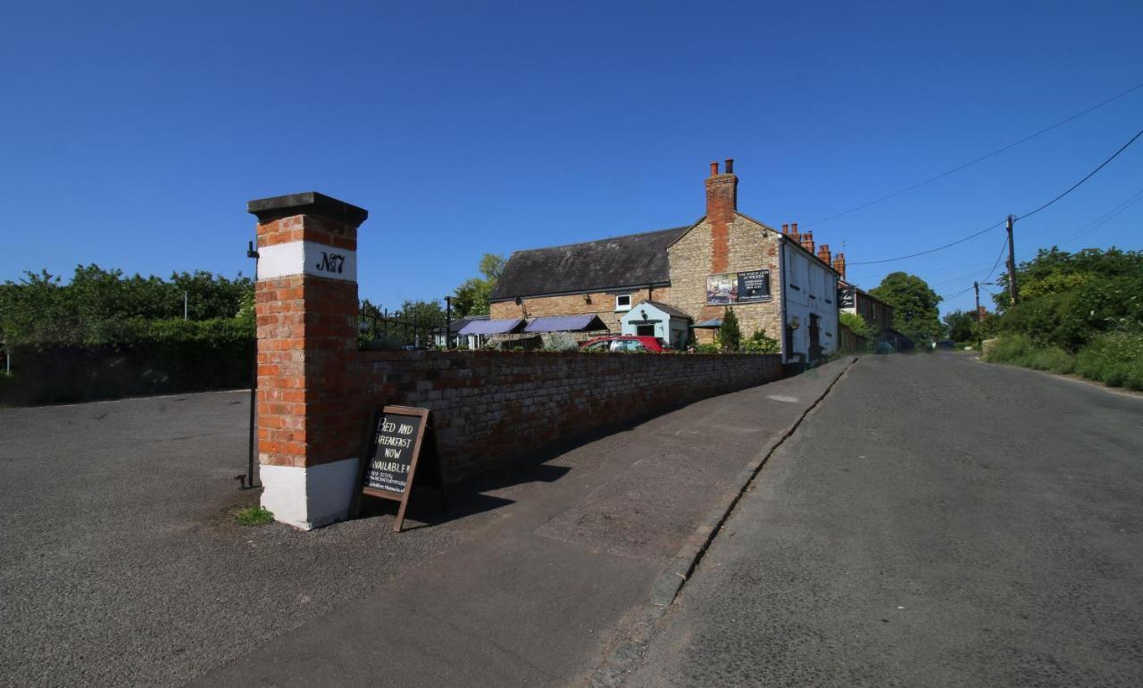 The White Lion At Wicken Bed & Breakfast Milton Keynes Exterior photo