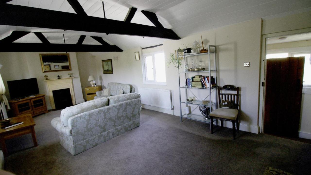 The White Lion At Wicken Bed & Breakfast Milton Keynes Exterior photo
